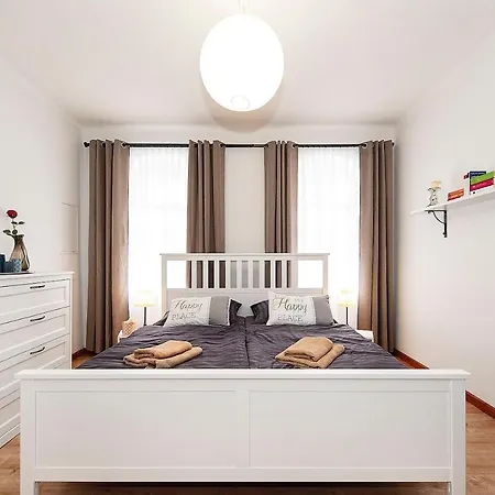 Gans Auguste * ドーナ